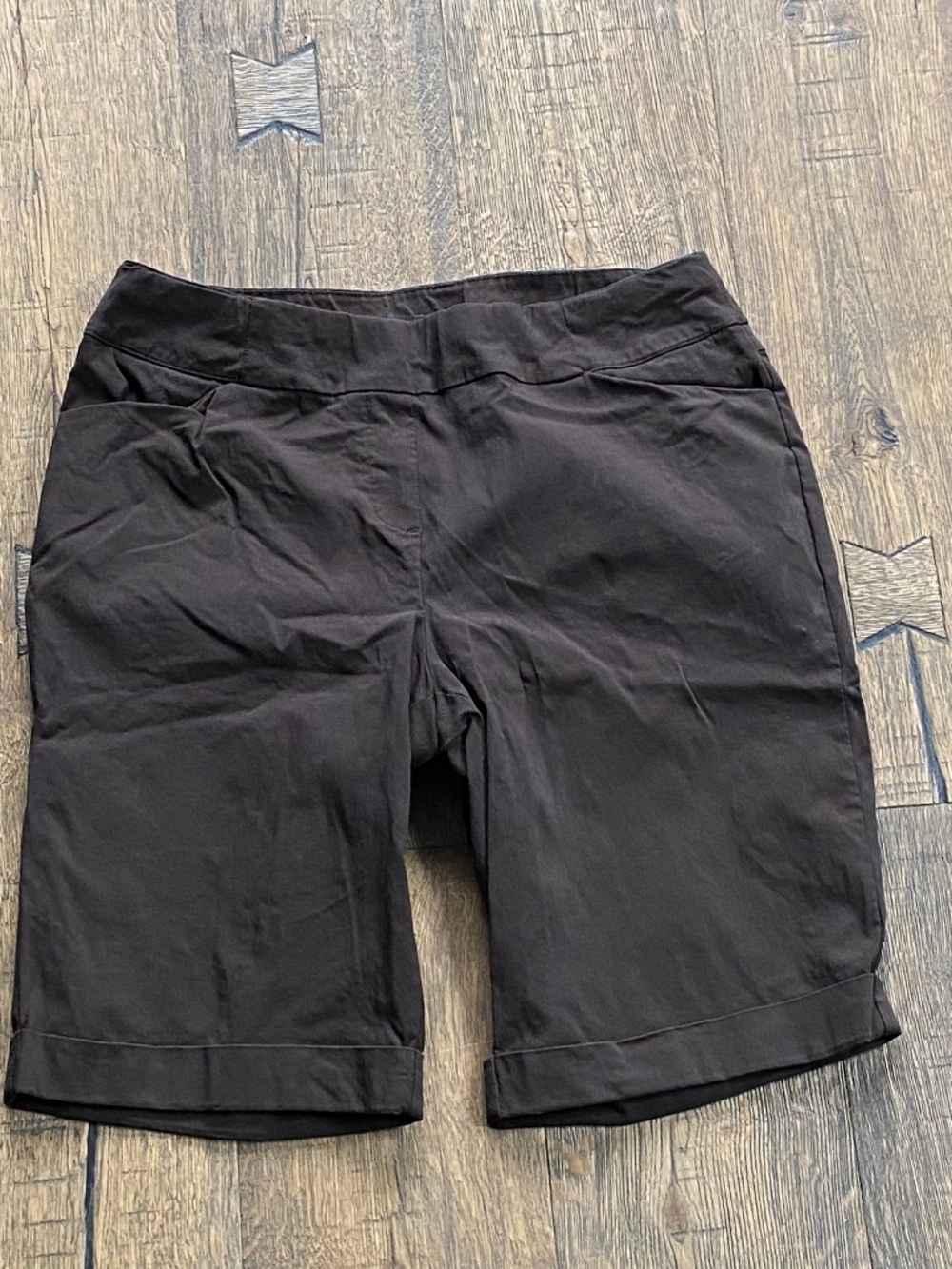 Penningtons Savvy Fit Brown Bermuda Pull-On Shorts - Size 16